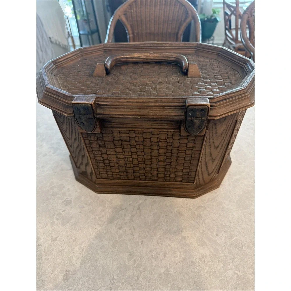 MCM Vintage Lerner Plastic Sewing Box w/ Interior Accessory Tray Faux Wood/Weave